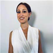 Laureata magistrale in Lingue e Mediazione linguistica negli atenei di Palermo e Napoli con un’ottima conoscenza di arabo, francese e inglese e una certificazione di lingua inglese Cambridge B2